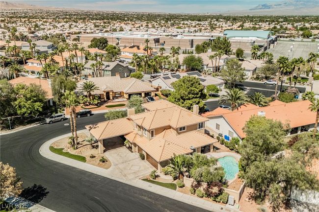 Aerial view with a residential view | Image 4