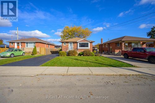 781 9th Ave, Hamilton, ON, L8T2A7 | Card Image