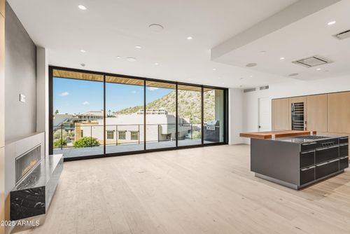 b403-4849 N Camelback Ridge Road, Scottsdale, AZ, 85251 | Card Image