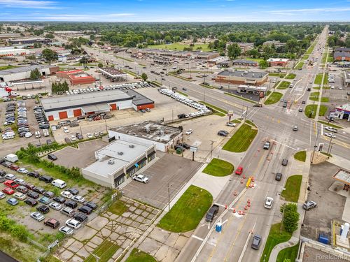 16773 E 13 Mile Rd, Fraser, MI, 48026-2555 | Card Image