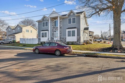 239 Suttons Ln, Edison, NJ, 08817-3414 | Card Image