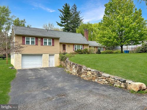 205 Oak Ln, WEST CHESTER, PA, 19382-5432 | Card Image
