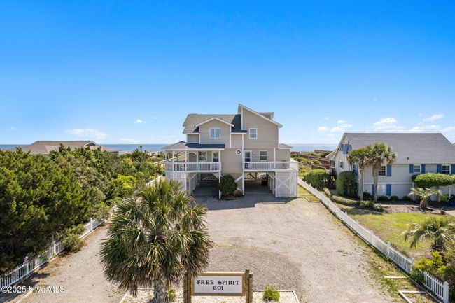 601 Caswell Beach Rd, House other with 6 bedrooms, 4 bathrooms and null parking in Caswell Beach NC | Image 9