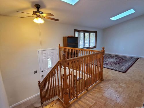 28 Longhorn Ln, East Setauket, NY, 11733-3437 | Card Image