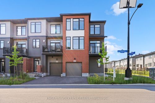 631 Corporal Pvt, Gloucester, ON, K1X0M7 | Card Image