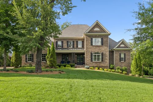 8231 Glover Dr, Brentwood, TN, 37027-7387 | Card Image