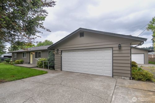 10819 57th St E, Puyallup, WA, 98372-5829 | Card Image