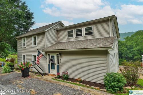 753 Lower Cherry Valley Rd, Stroudsburg, PA, 18360-6808 | Card Image