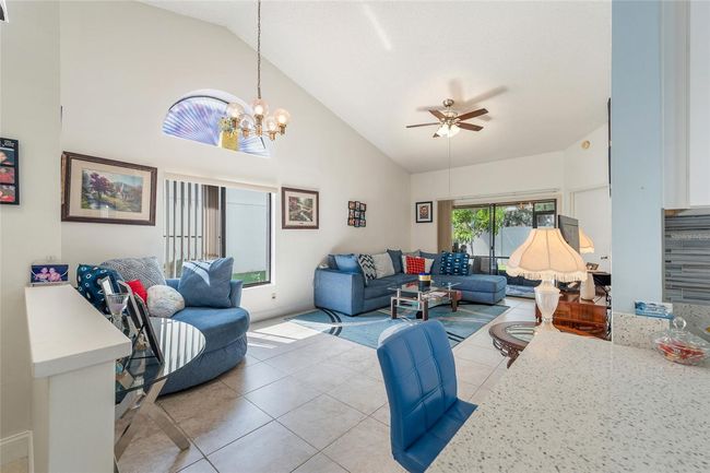 98 Lakepointe Cir, Townhouse with 3 bedrooms, 2 bathrooms and null parking in KISSIMMEE FL | Image 12