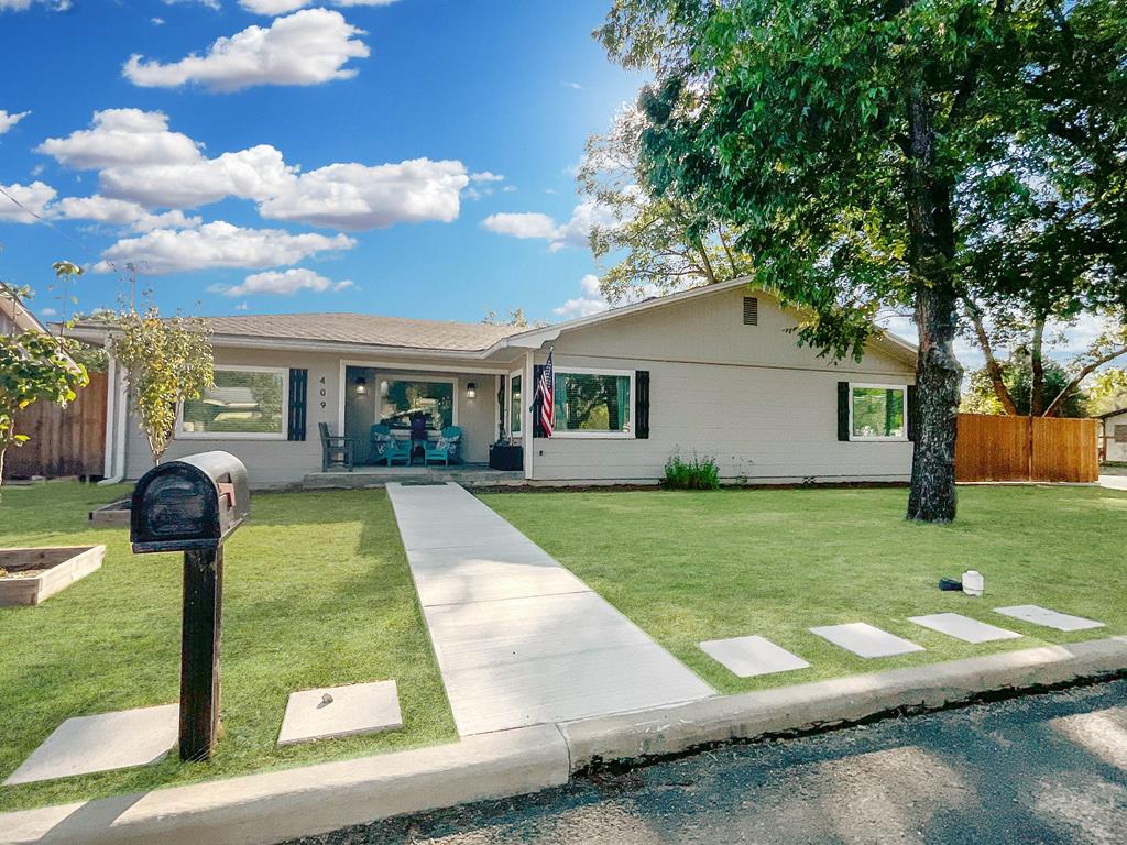 Pear St, Fredericksburg, TX 78624
