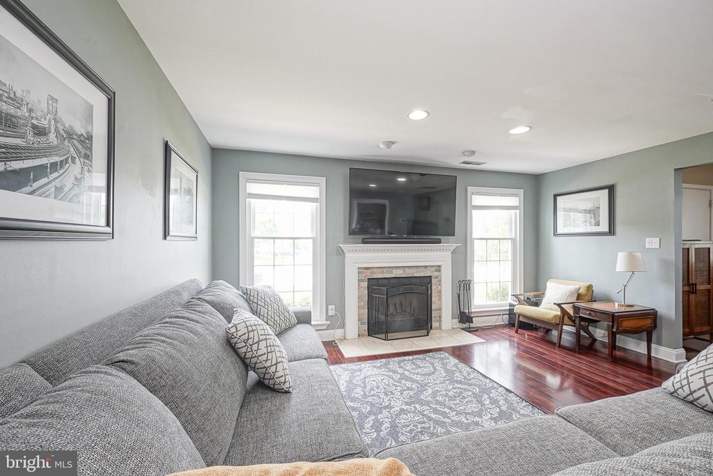 Residential in MOUNT LAUREL 3