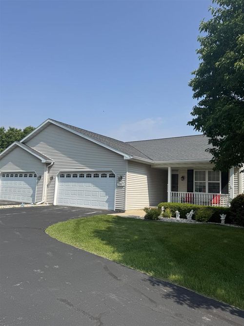 180 Southlake Circle, Fond Du Lac, WI, 54935 | Card Image