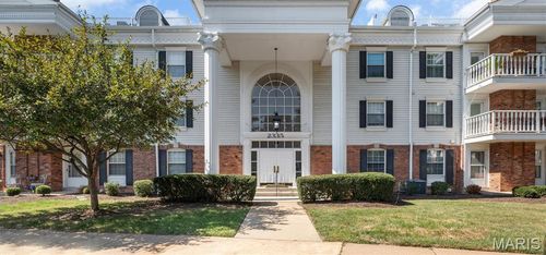 10-2335 Manor Grove Dr, Chesterfield, MO, 63017-7860 | Card Image