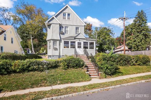 27 Valley Way, West Orange, NJ, 07052-5831 | Card Image