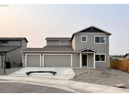 1730 Ne 9th Pl, Hermiston, OR, 97838-2398 | Card Image