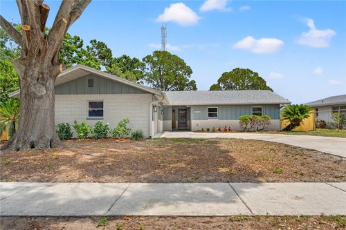 13211 111th Ln, LARGO, FL, 33778-1951 | Card Image