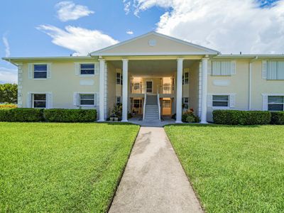 373 - 373 N Grove Isle Circle, Condo with 2 bedrooms, 2 bathrooms and null parking in Vero Beach FL | Image 3