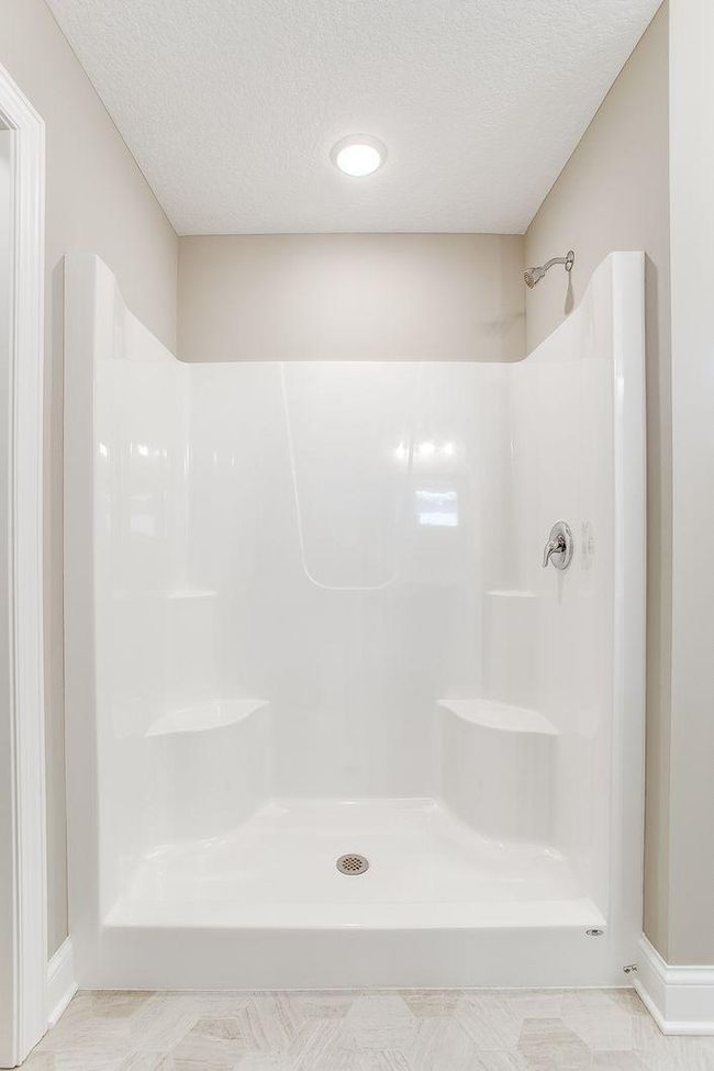 Walk-in shower (pic from a previous model).jpg | Image 12