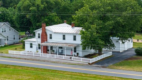 208 Orchard Dr, TIMBERVILLE, VA, 22853-9311 | Card Image