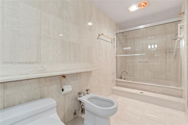 APT-633 - 201 Crandon Blvd, Condo with 2 bedrooms, 2 bathrooms and null parking in Key Biscayne FL | Image 30