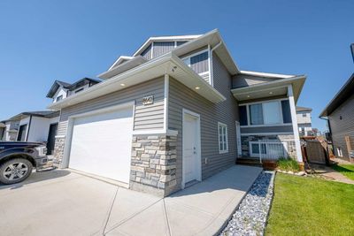 8642 120 Ave, House detached with 4 bedrooms, 3 bathrooms and 4 parking in Grande Prairie AB | Image 1