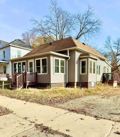 131 1st Ave Nw, House other with 3 bedrooms, 1 bathrooms and null parking in Oelwein IA | Image 2