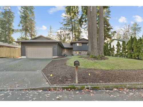 16735 Buckingham Dr, Gladstone, OR, 97027 | Card Image