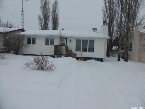 437 4th St E, St. Walburg, SK, S0M2G0 | Card Image