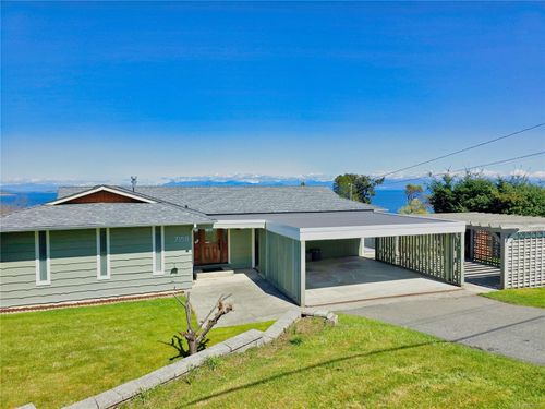 7158 Dickinson Rd, Lantzville, BC, V0R2H0 | Card Image