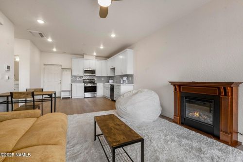 207 S Beaver St, Flagstaff, AZ, 86001 | Card Image