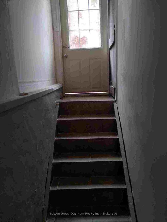 992 Montclair Ave, House other with 5 bedrooms, 3 bathrooms and 2 parking in Hamilton ON | Image 7