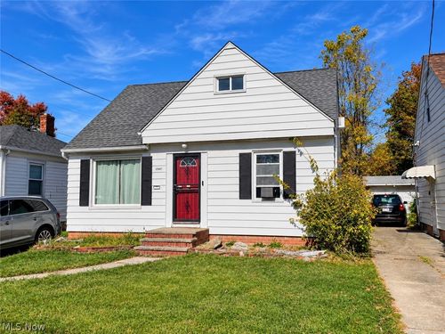 15507 Harvard Ave, Cleveland, OH, 44128-2041 | Card Image