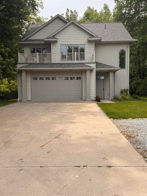 5971 E George St, Syracuse, IN, 46567-9423 | Card Image