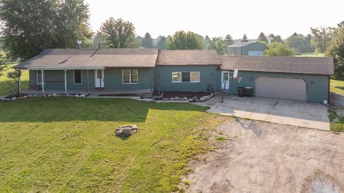 4416 E 29th Rd, Sheridan, IL, 60551-9692 | Card Image