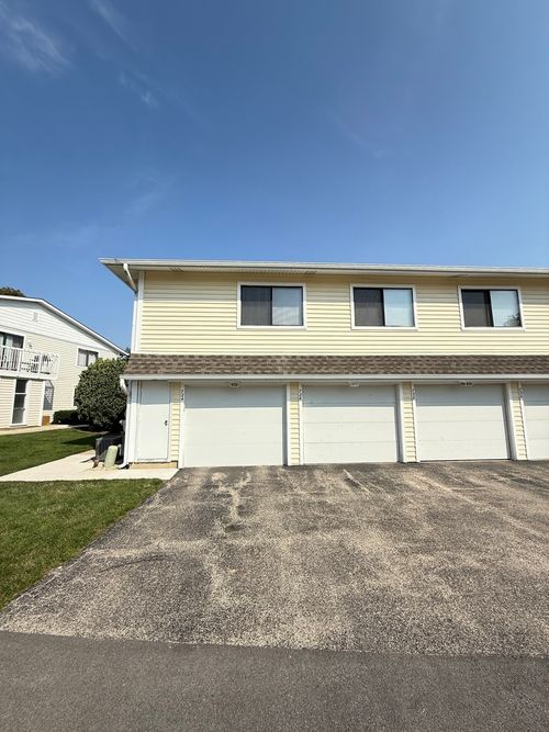 724 Whitesail Dr, Schaumburg, IL, 60194-3634 | Card Image