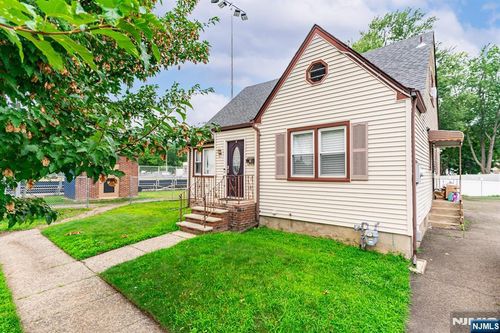 97 Elberon Ave, Hawthorne, NJ, 07506-2605 | Card Image