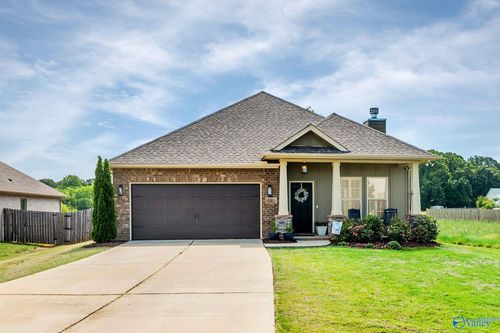 107 Windrose Ln, Huntsville, AL, 35810-6468 | Card Image