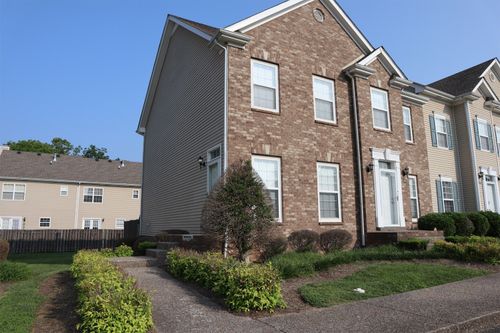 1011 Mckenna Dr, Thompsons Station, TN, 37179-5382 | Card Image