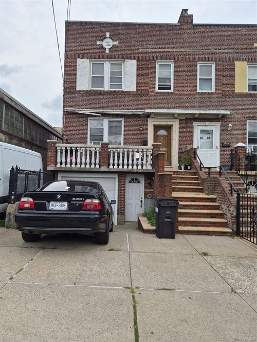4607 28th Ave, Astoria, NY, 11103-1114 | Card Image