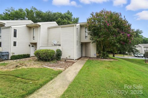 7807 Hummingbird Ln, Charlotte, NC, 28212-7648 | Card Image