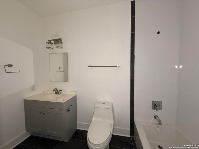 APT-104 - 715 Ogden St, Townhouse with 3 bedrooms, 4 bathrooms and null parking in San Antonio TX | Image 18