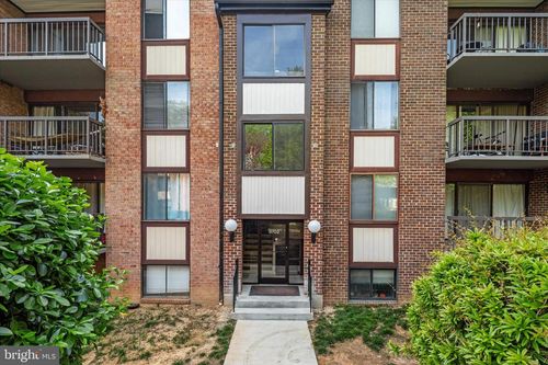 apt-3-9702 Kingsbridge Dr, FAIRFAX, VA, 22031-1675 | Card Image