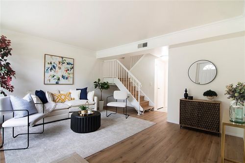 24207 La Glorita Cir, Santa Clarita, CA, 91321-2303 | Card Image