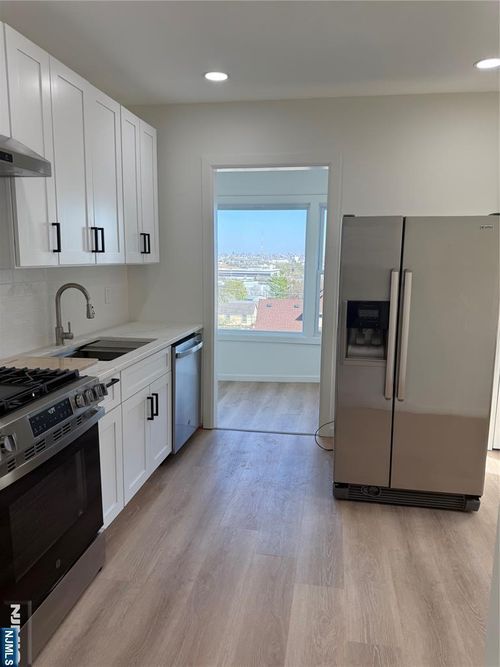 60 Prospect Ter, East Rutherford, NJ, 07073-1409 | Card Image