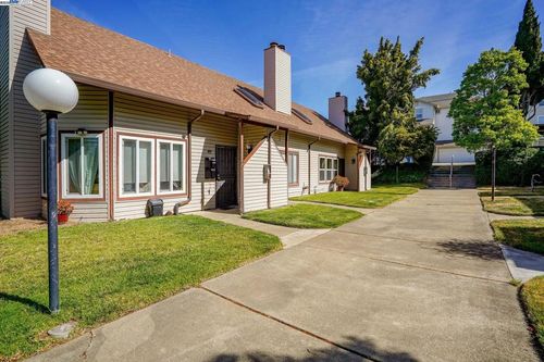 627 Military E, Benicia, CA, 94510-3540 | Card Image