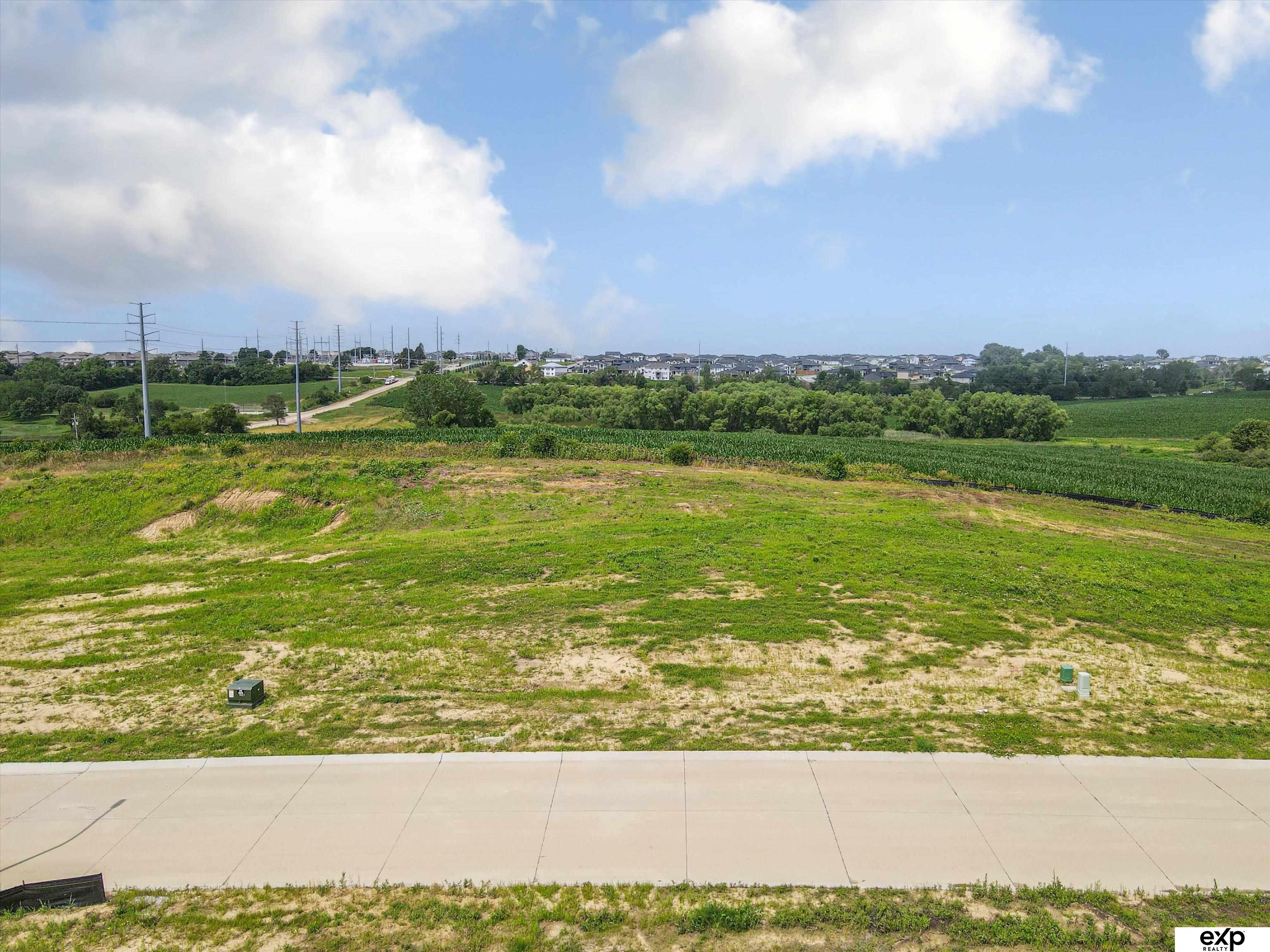 Land in Elkhorn