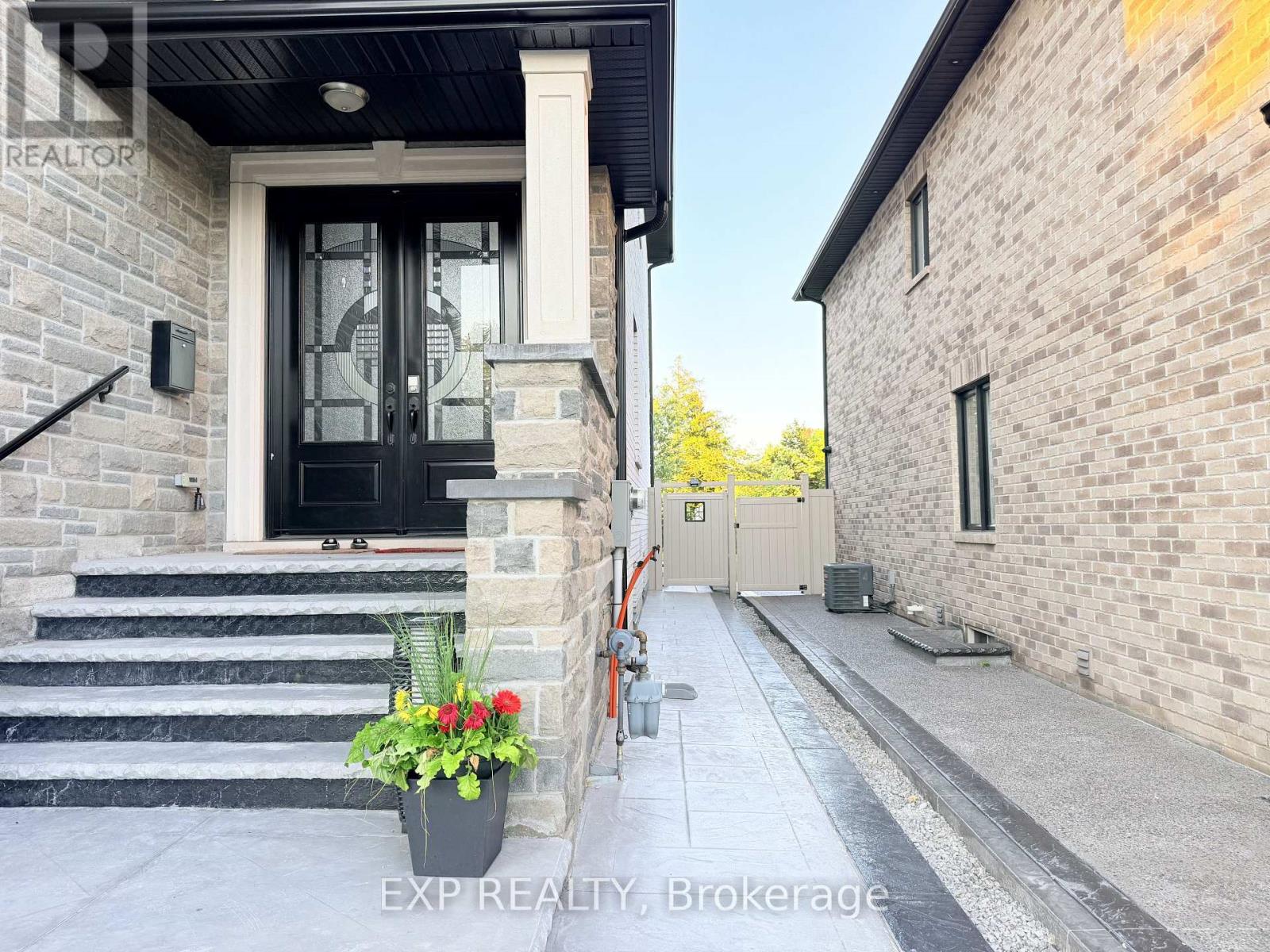 Residential Lease in Pickering (Highbush)
