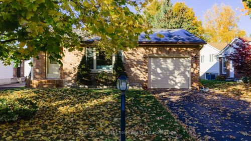 8 Dunsford Cres, Saint Marys, ON, N4X1E9 | Card Image