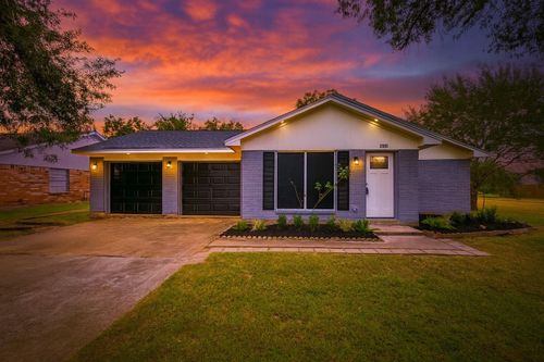 3901 Wood Sorrel Dr, Dickinson, TX, 77539-7208 | Card Image