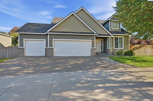 2007 S Tweedt St, Kennewick, WA, 99338-1999 | Card Image